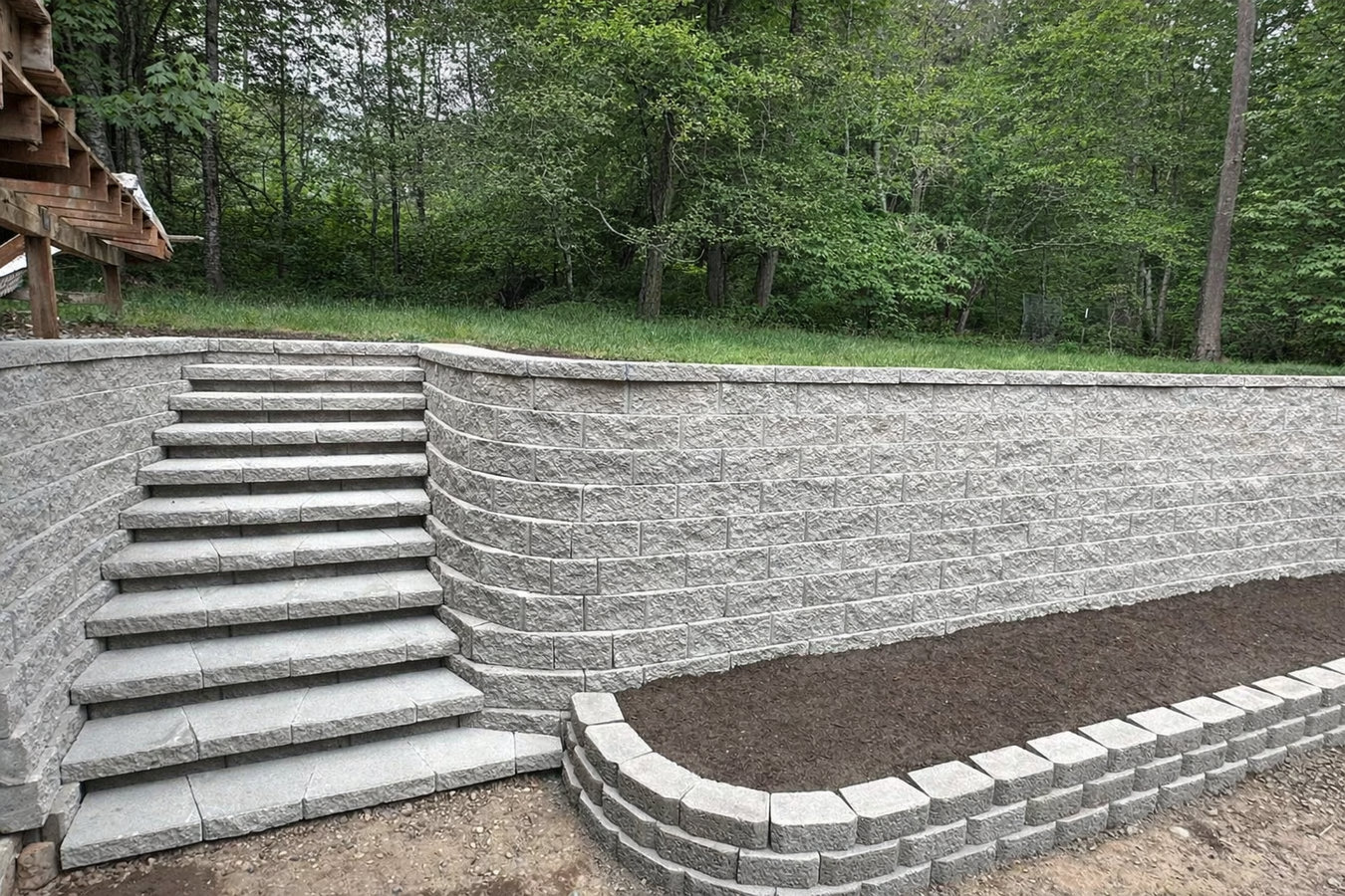 Retaining wall construction in Des Moines, IA